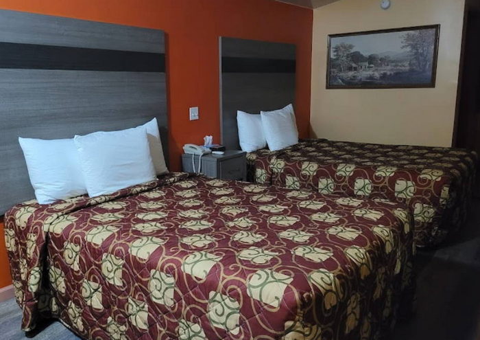 Pinconning Trail Motel (Pinconning Trail Inn, Mackinac Trail House) - Recent Photos From Website (newer photo)